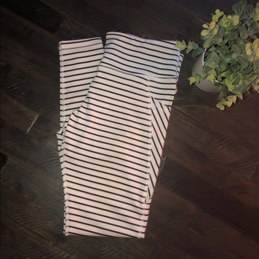White stripe leggings